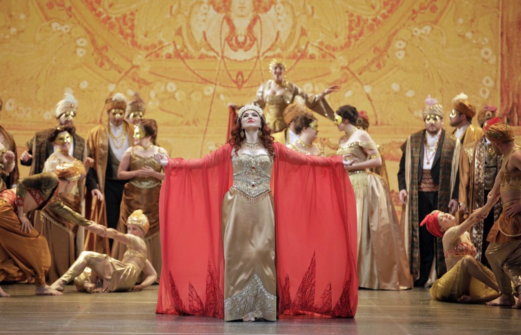 Kelly Kaduce as Thaïs | Minnesota Opera | Sybaritic Singer | Photo credit: Cory Weaver 